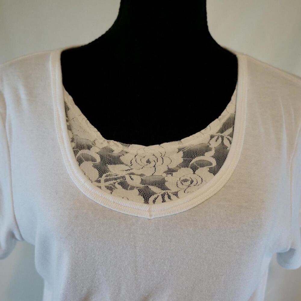 Jason Maxwell Women's White T-Shirt with Lace Lining